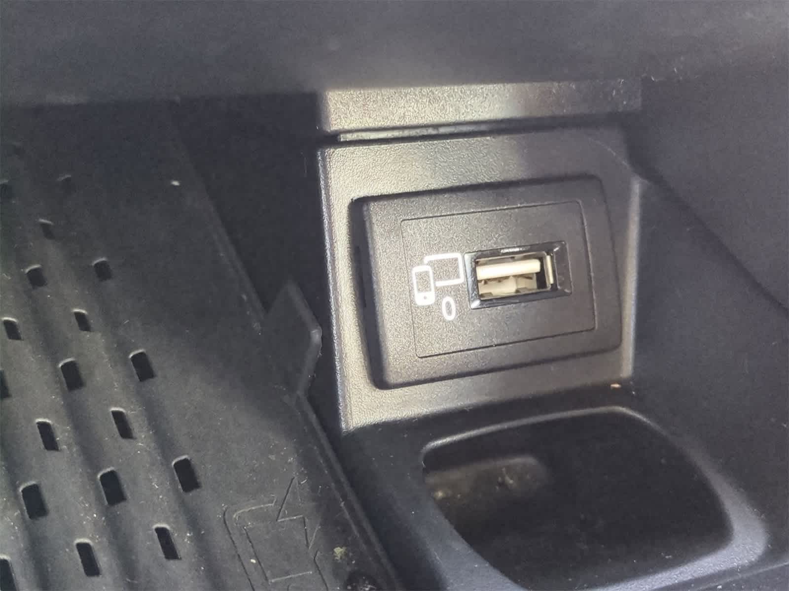 Thumbnail: 2020 Mercedes-Benz E-Class - 32