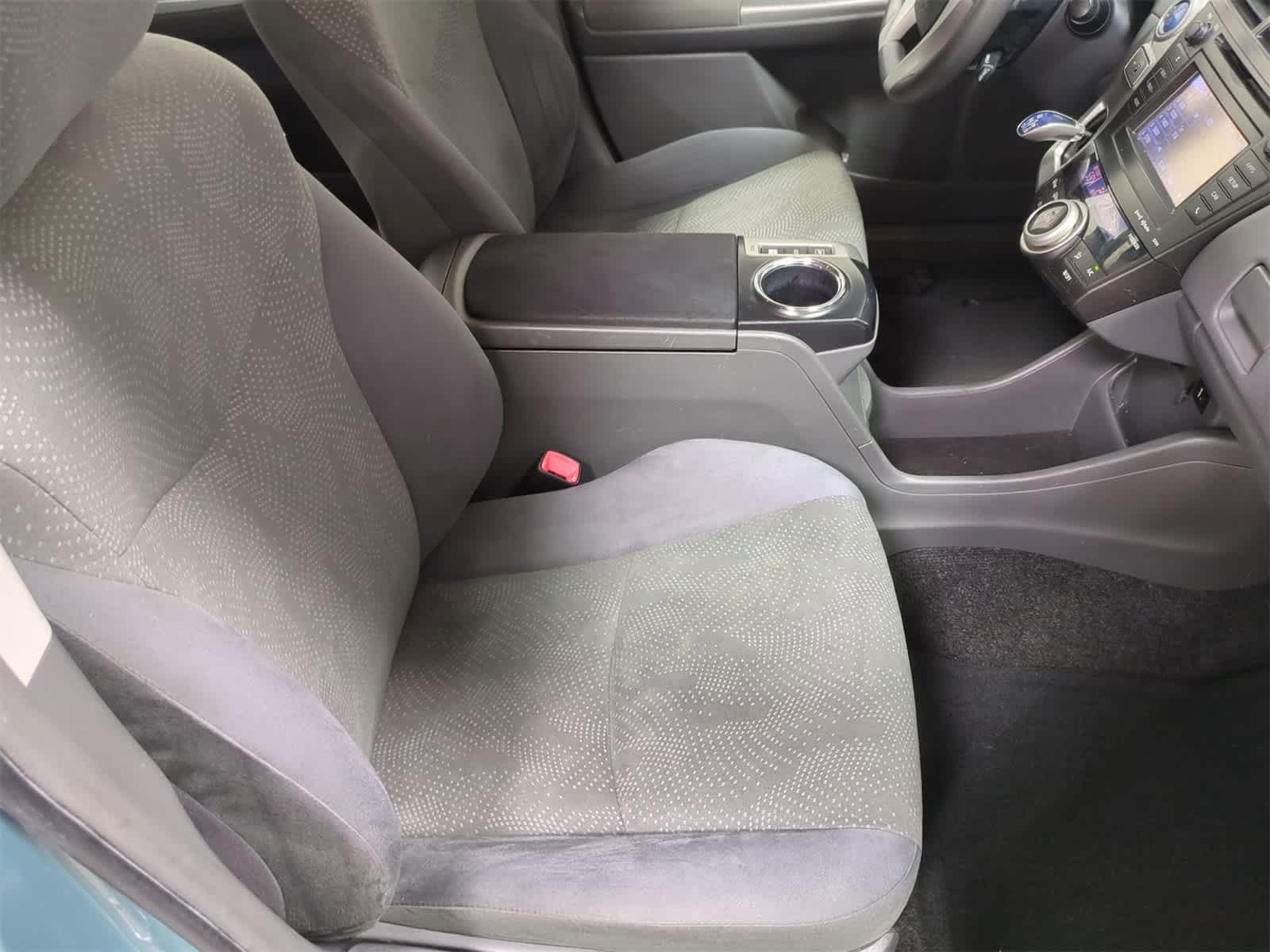 Thumbnail: 2014 Toyota Prius v - 29