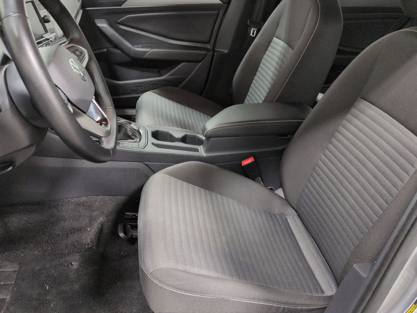 Thumbnail: 2024 Volkswagen Jetta - 17