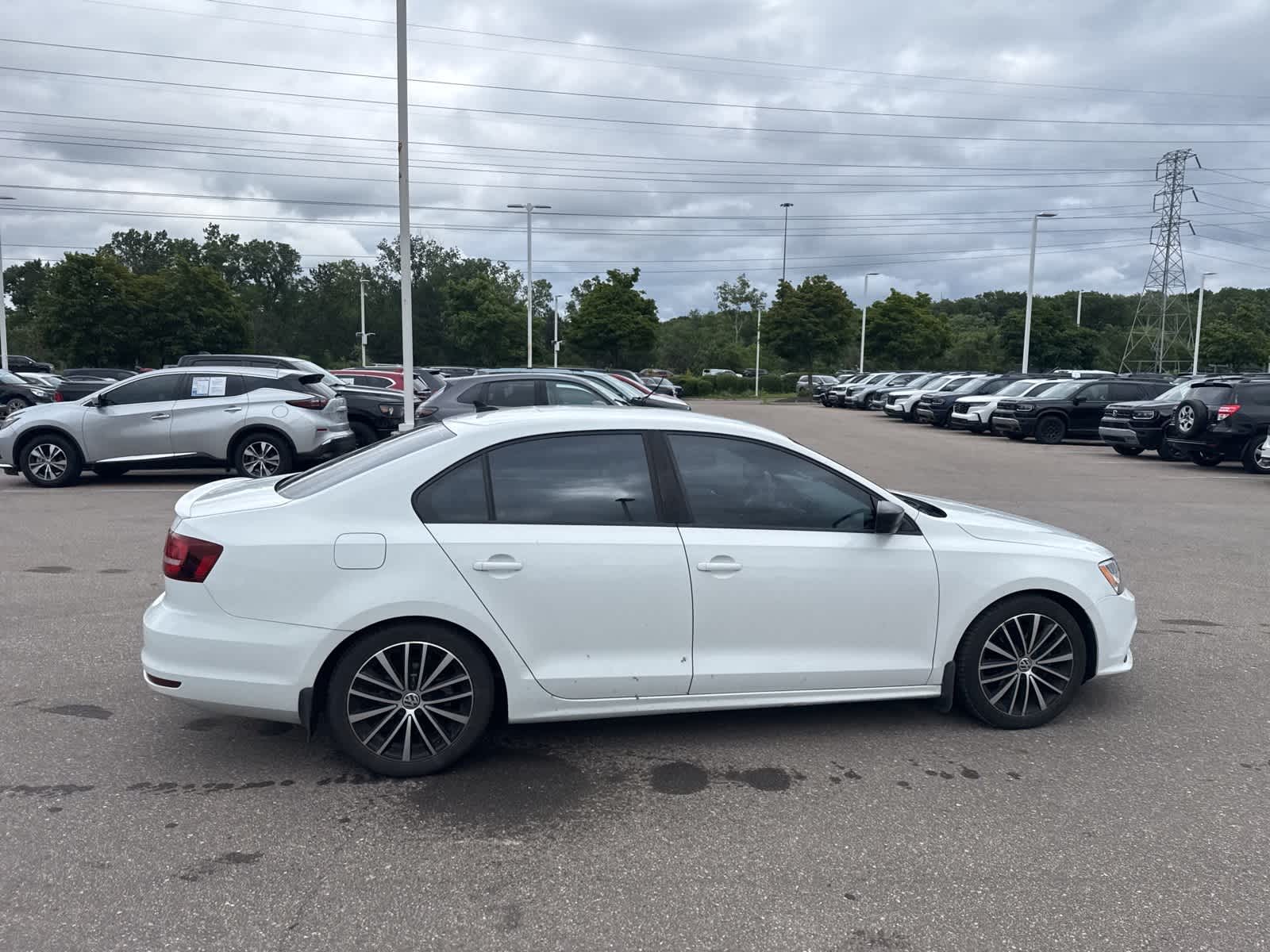 Thumbnail: 2016 Volkswagen Jetta - 14
