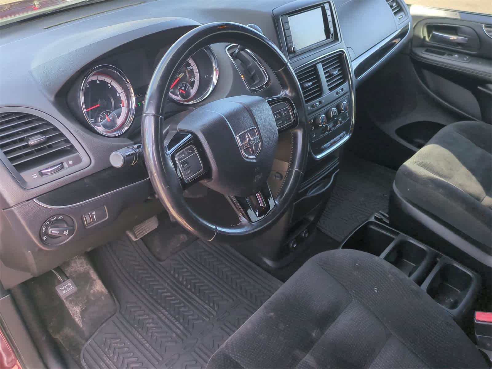 Thumbnail: 2019 Dodge Grand Caravan - 10