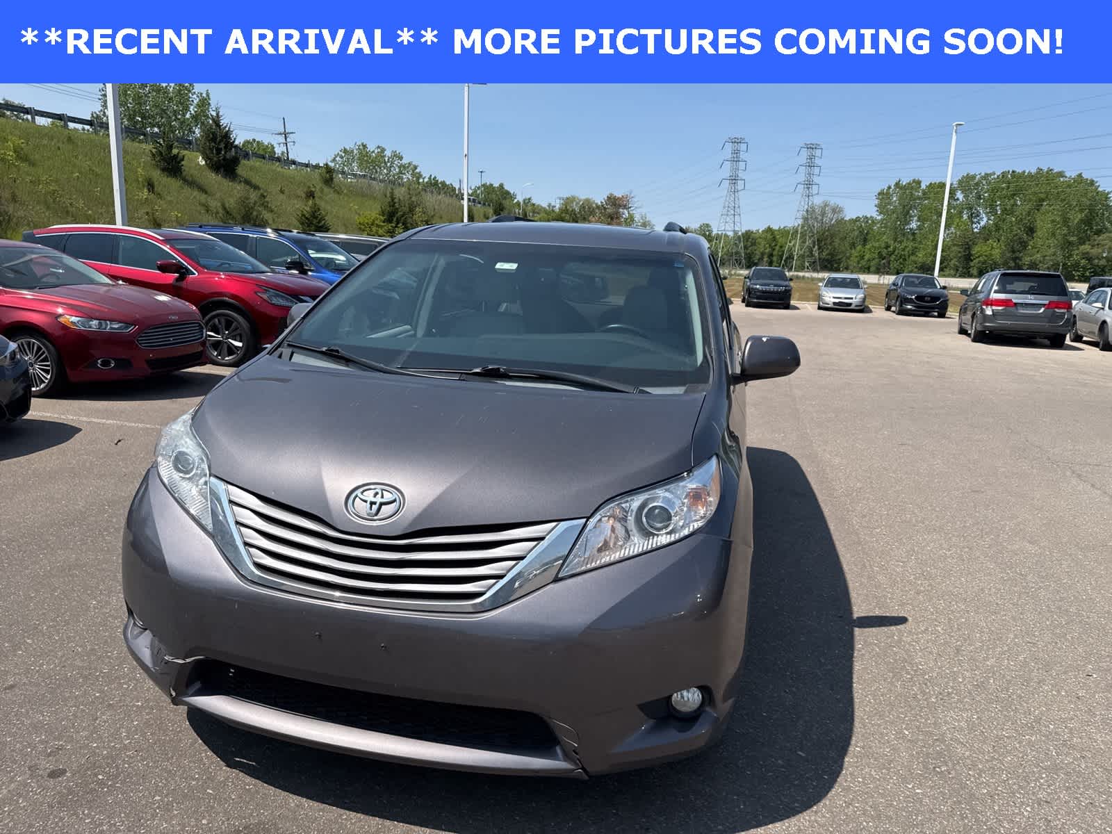 Thumbnail: 2015 Toyota Sienna - 2
