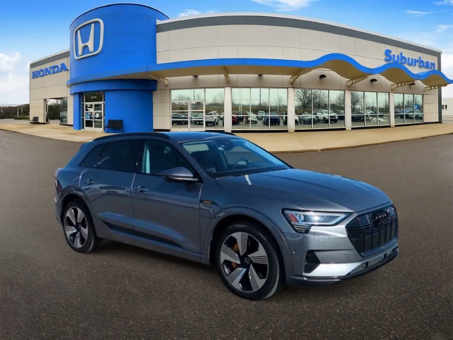 Thumbnail: 2022 Audi e-tron - 2