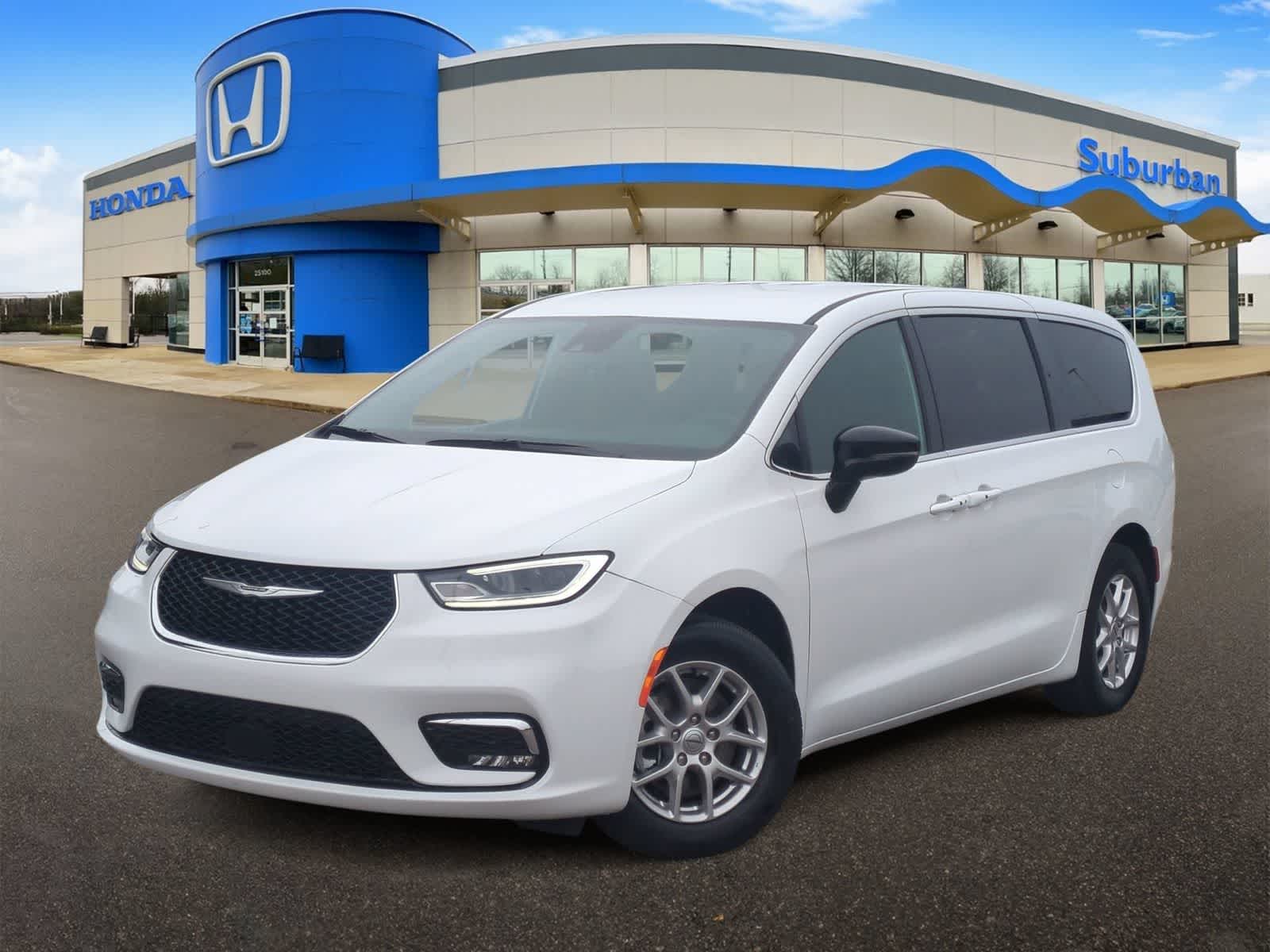 Thumbnail: 2025 Chrysler Pacifica - 1