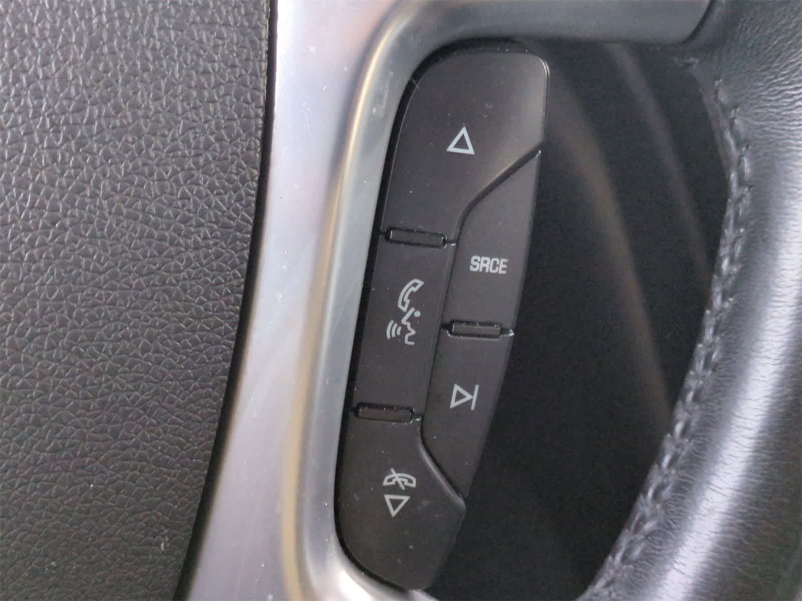 Thumbnail: 2017 Chevrolet Traverse - 25