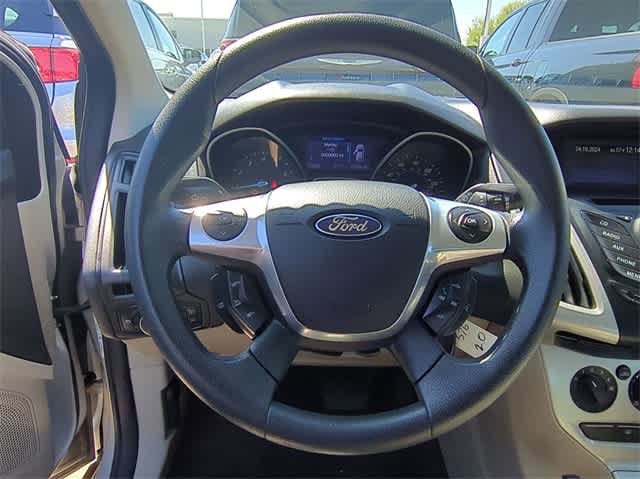 2013 Ford Focus SE 21