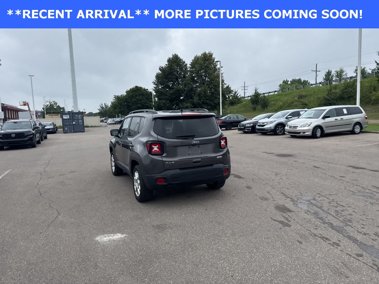 Thumbnail: 2019 Jeep Renegade - 21