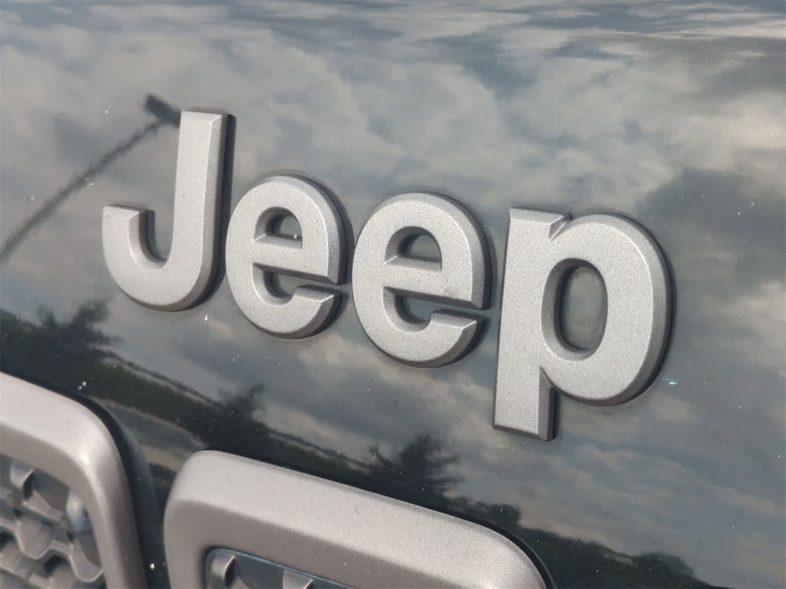 Thumbnail: 2019 Jeep Cherokee - 12