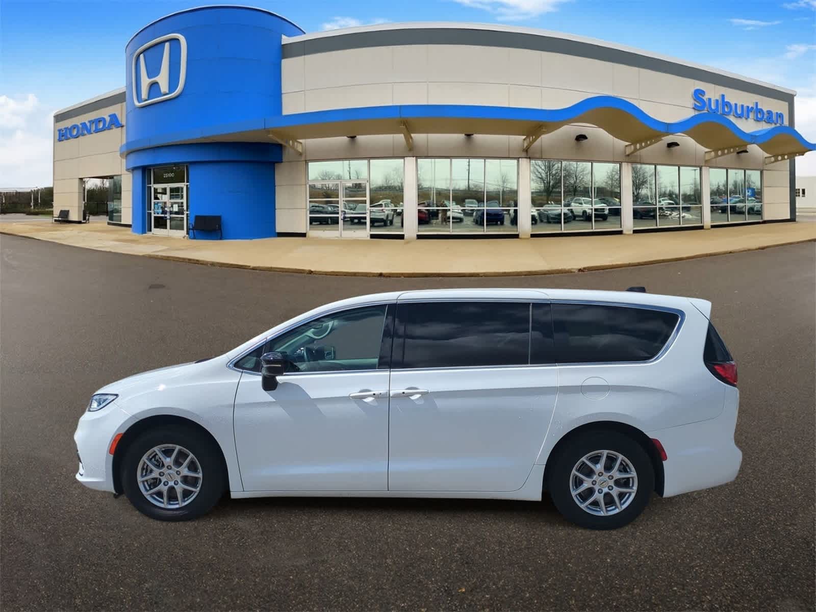 Thumbnail: 2024 Chrysler Pacifica - 5