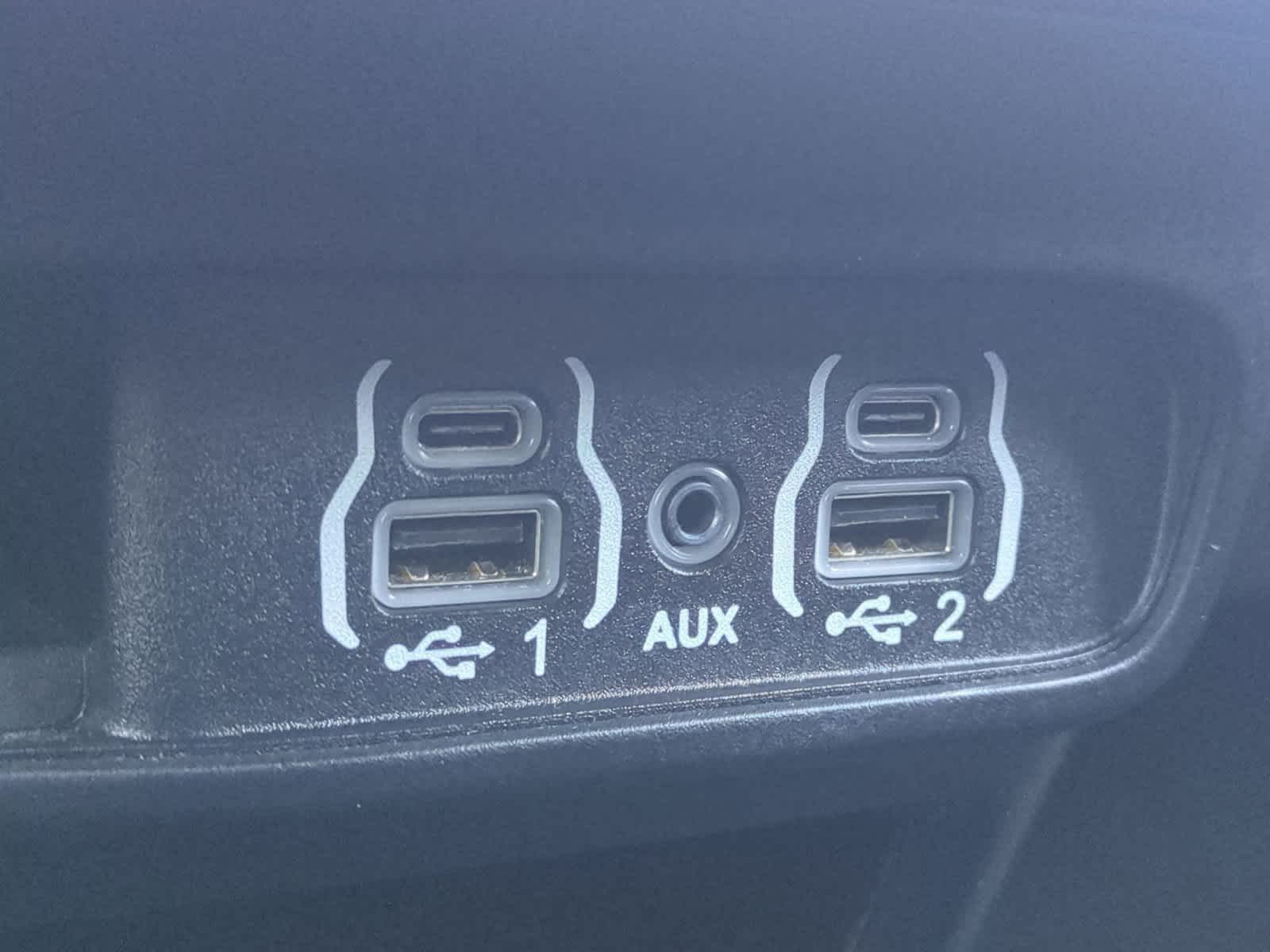 2024 Chrysler Pacifica PHEV Select - Photo 30