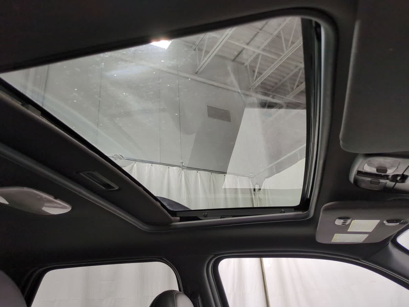 Thumbnail: 2010 Ford Escape - 22