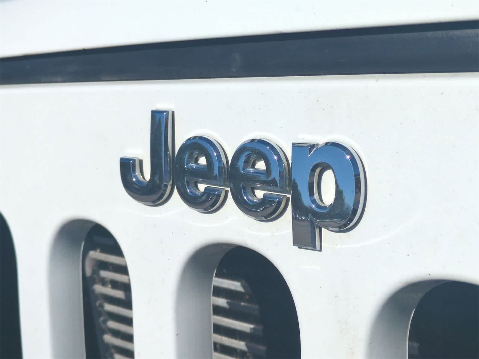 Thumbnail: 2015 Jeep Wrangler - 12