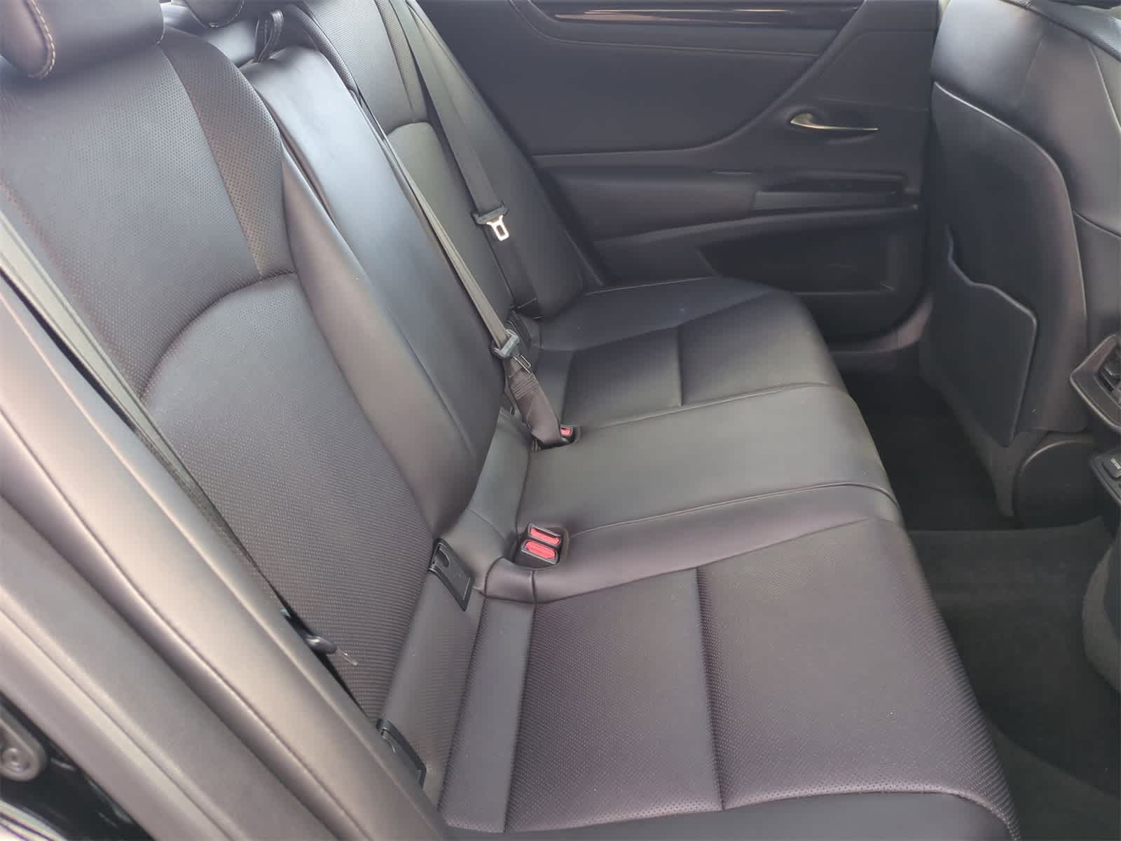 Thumbnail: 2020 Lexus ES - 22