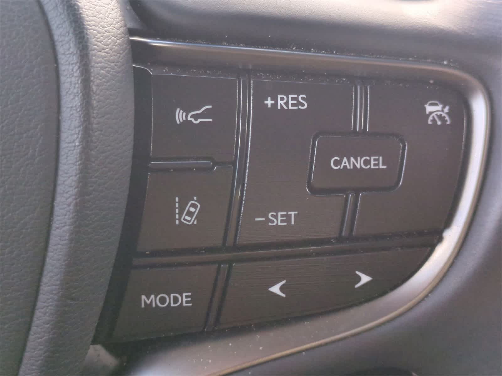 Thumbnail: 2020 Lexus ES - 26