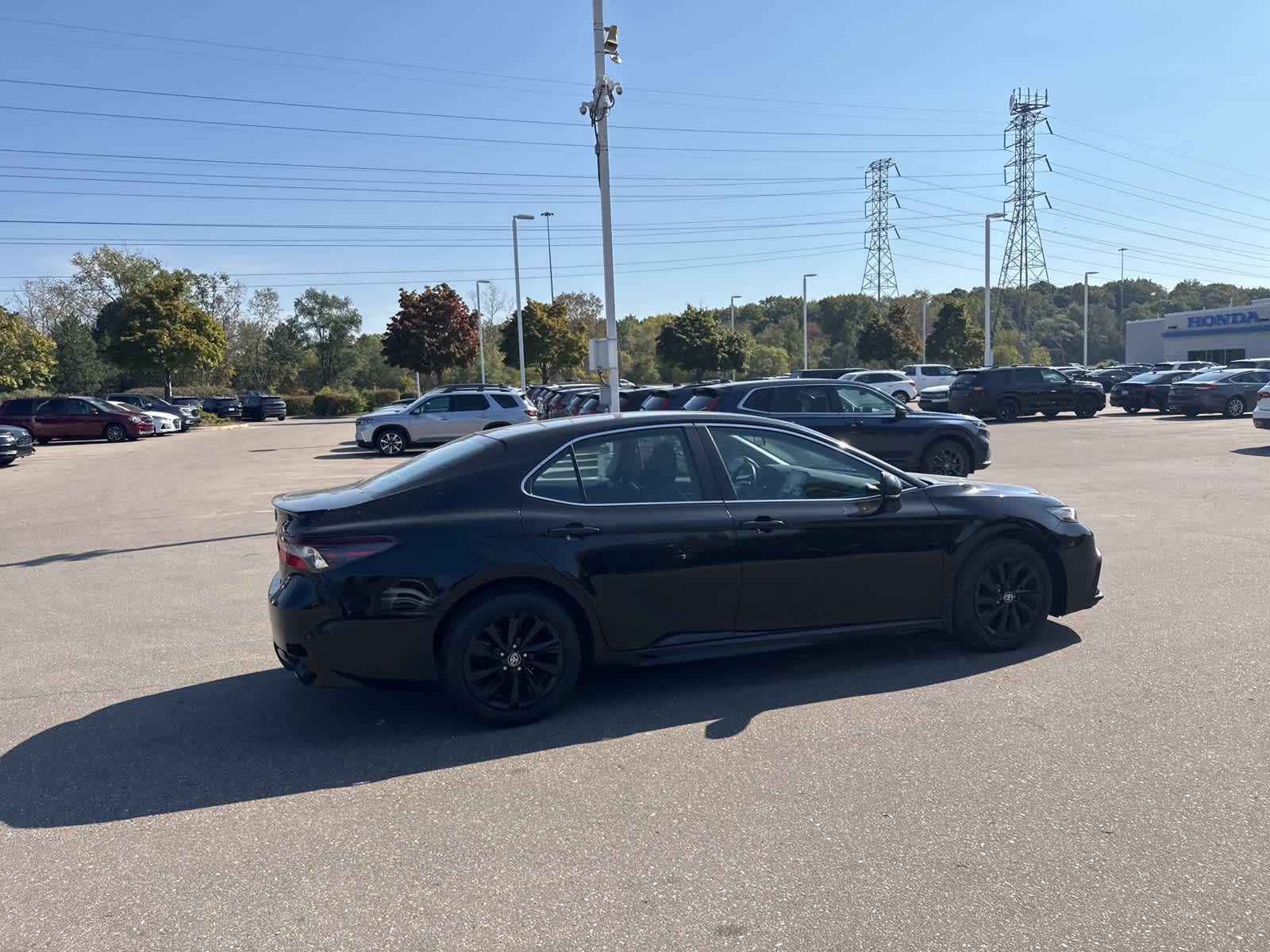 Thumbnail: 2021 Toyota Camry - 16