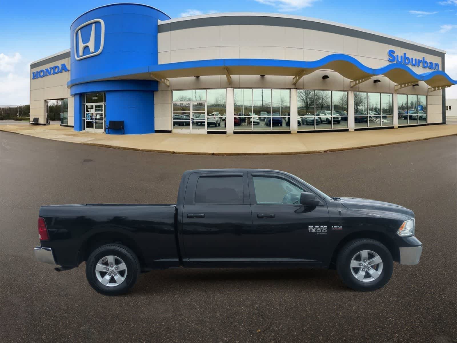 Thumbnail: 2021 RAM 1500 Classic - 9