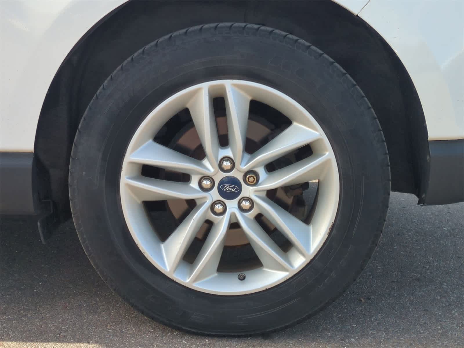 Thumbnail: 2015 Ford Edge - 14