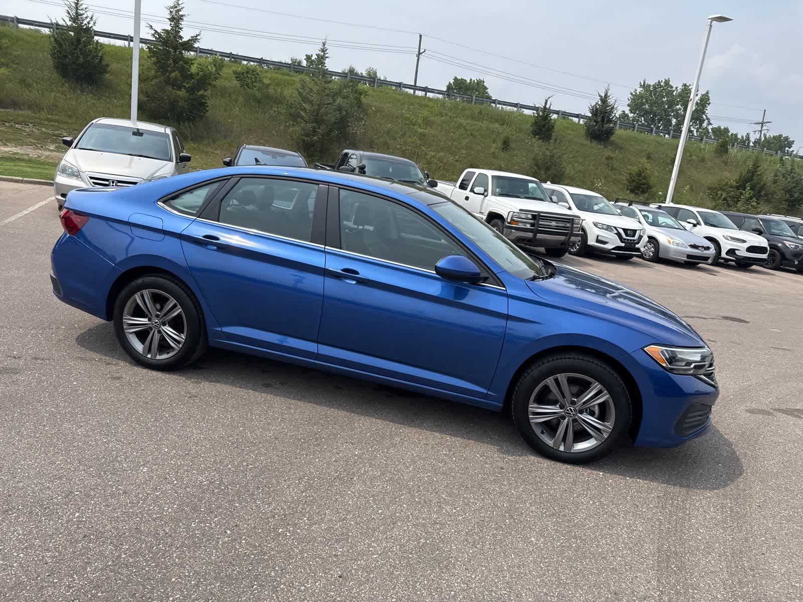 Thumbnail: 2023 Volkswagen Jetta - 9