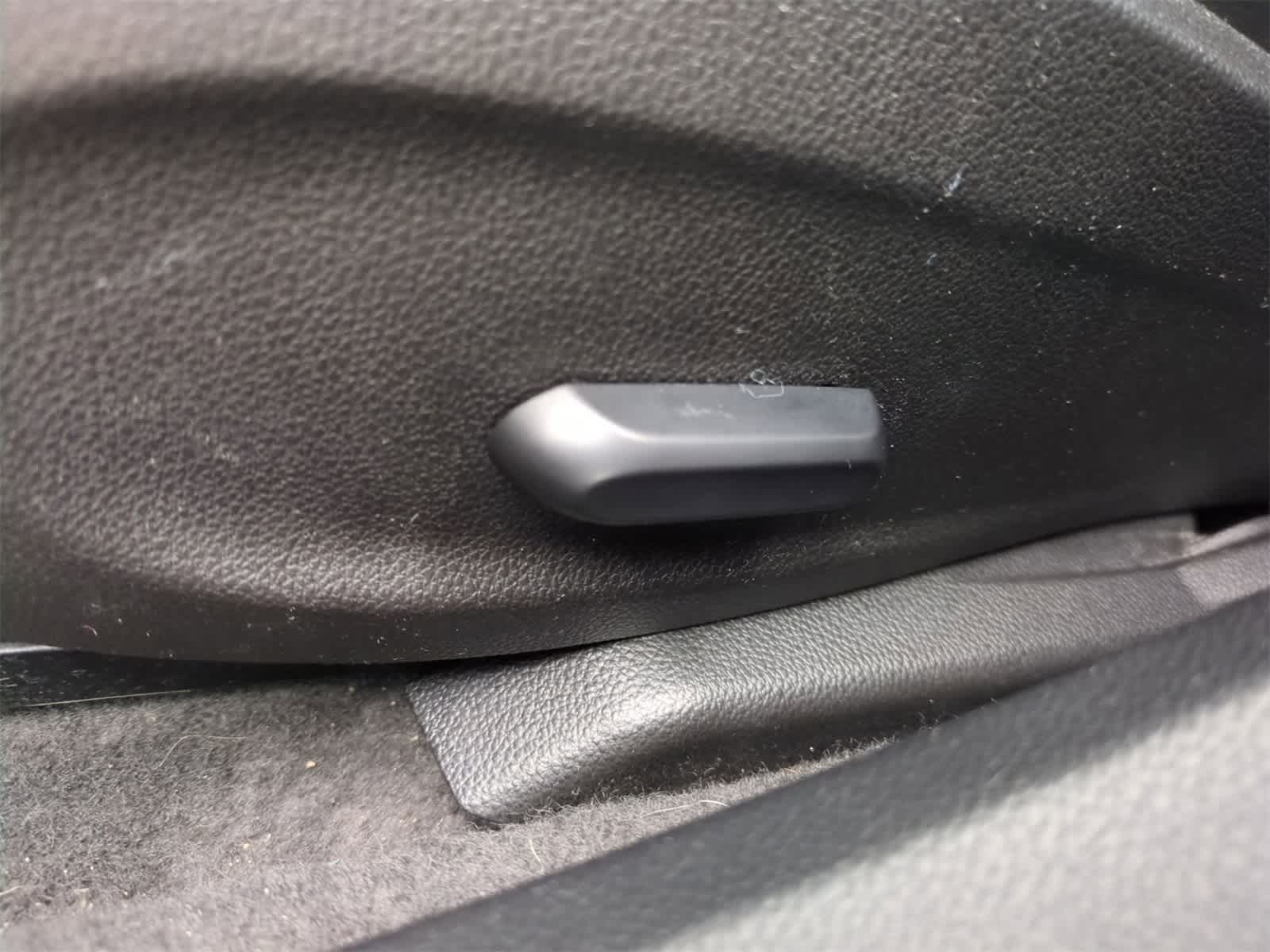 Thumbnail: 2013 Buick Verano - 18