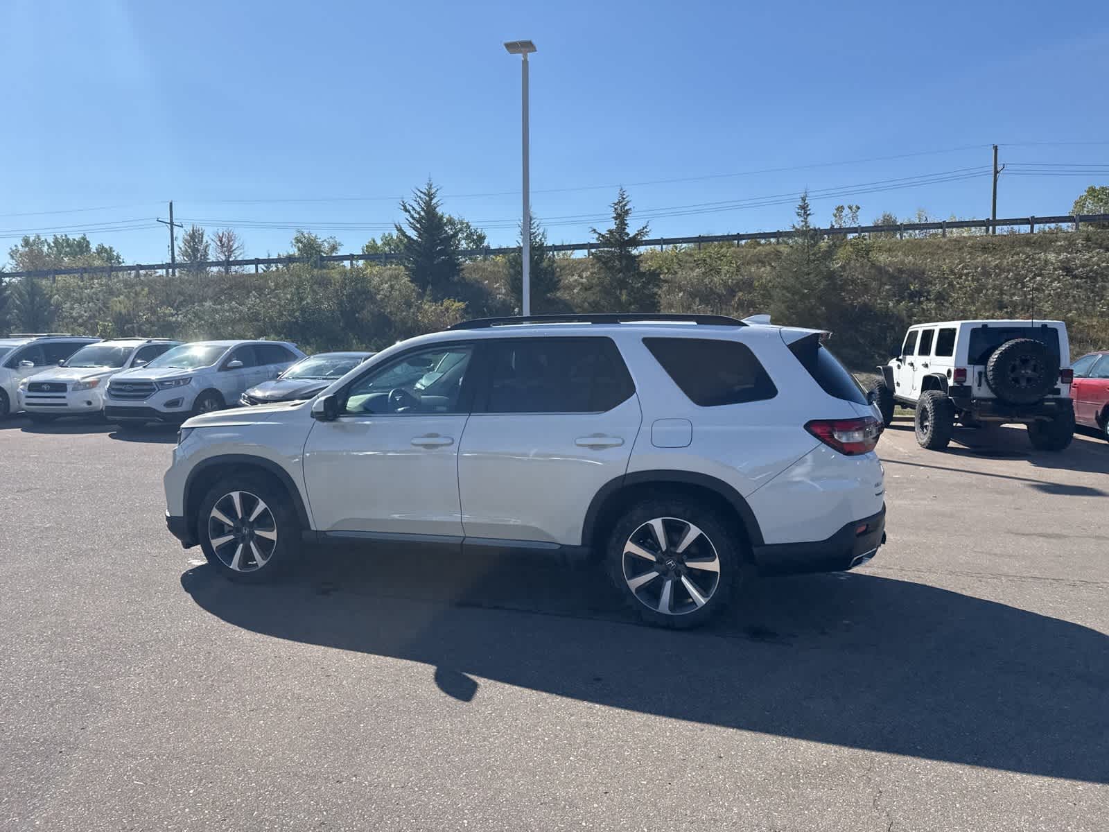 Thumbnail: 2023 Honda Pilot - 23