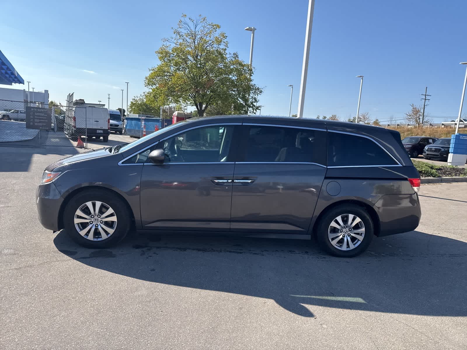 Thumbnail: 2015 Honda Odyssey - 32