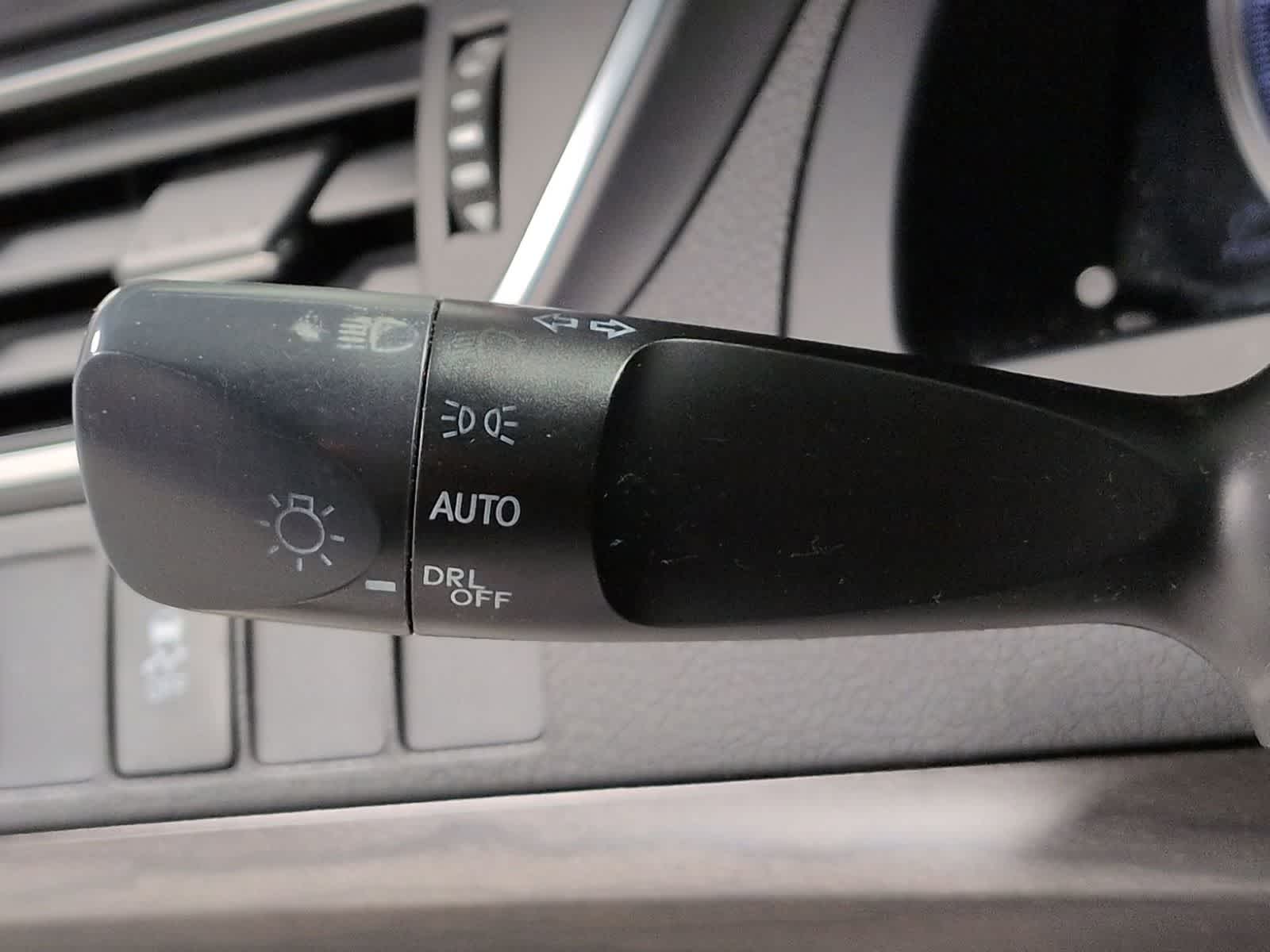 Thumbnail: 2015 Toyota Camry - 27