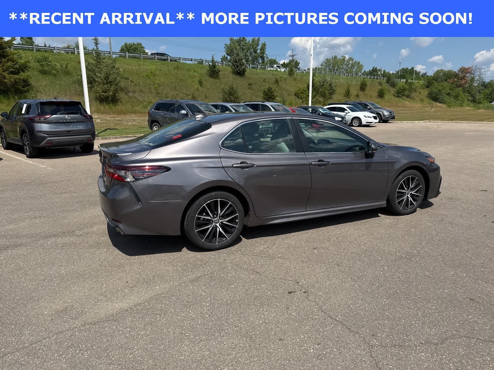 Thumbnail: 2023 Toyota Camry - 11