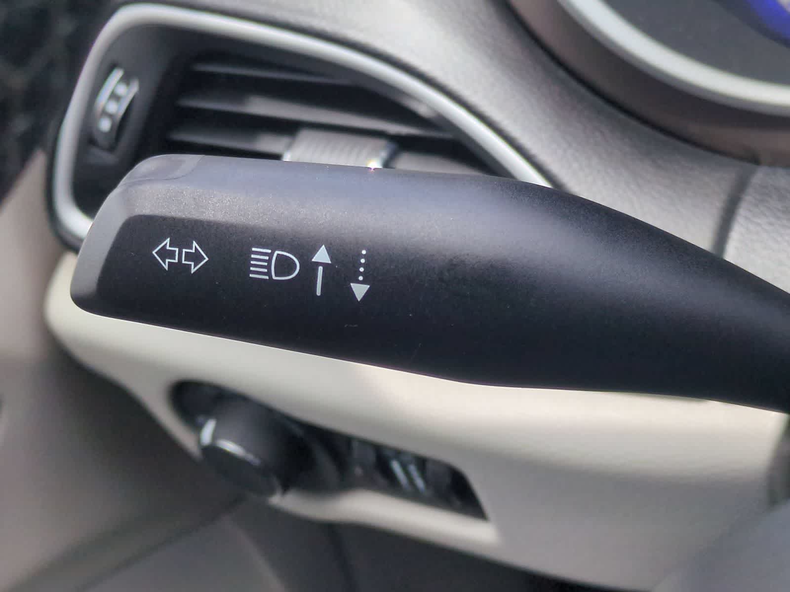2022 Chrysler Voyager LX - Photo 25