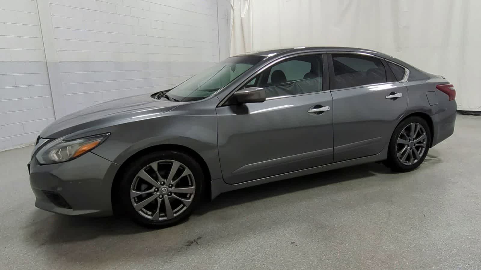 Thumbnail: 2018 Nissan Altima - 4