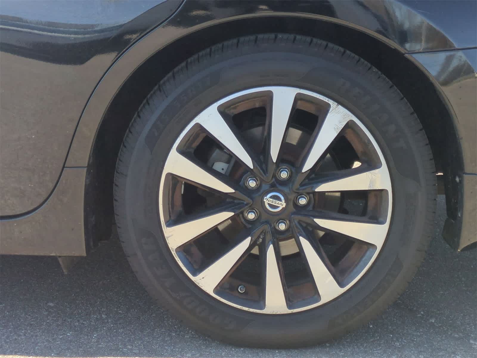 Thumbnail: 2018 Nissan Altima - 14