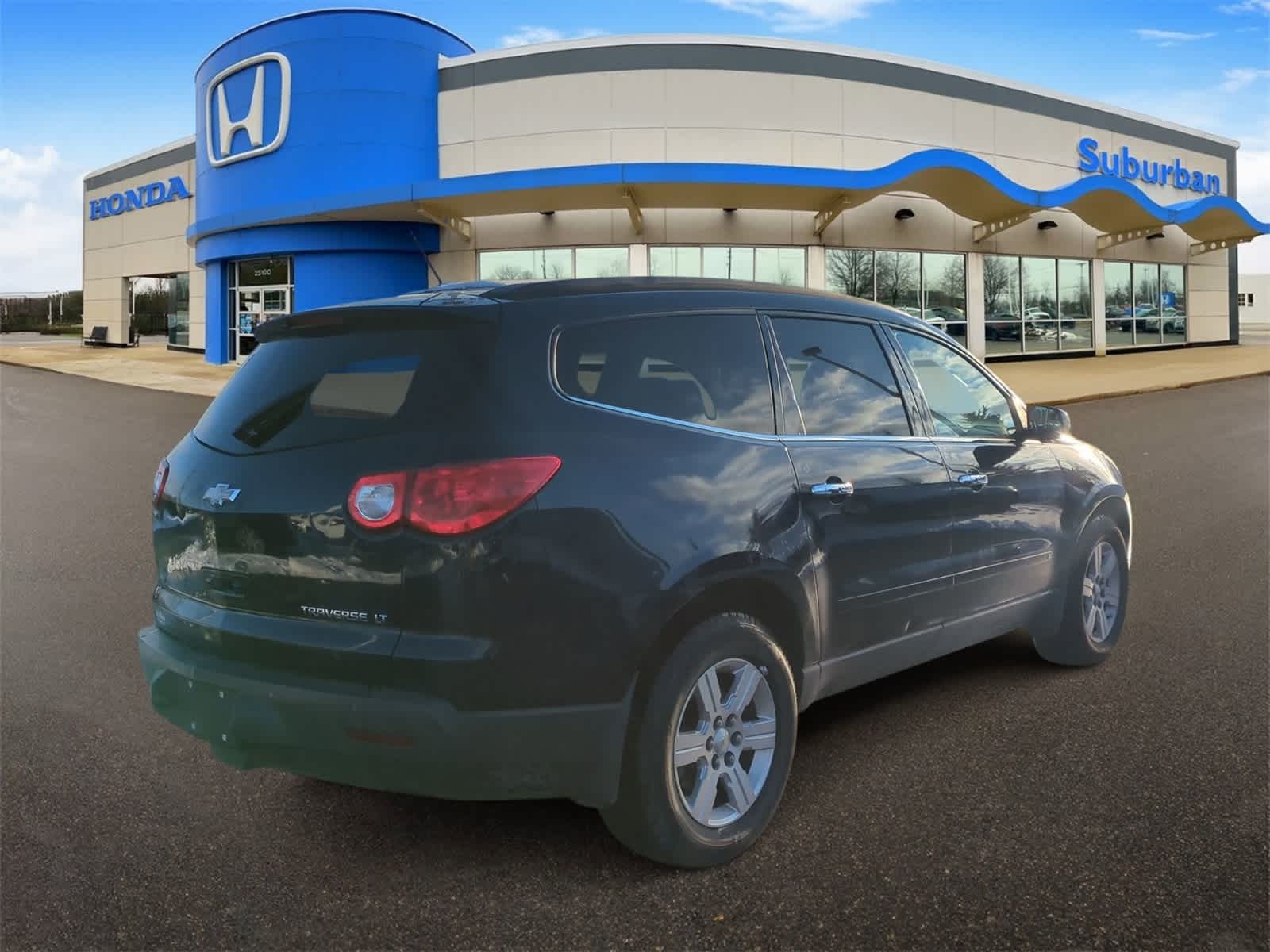 Thumbnail: 2010 Chevrolet Traverse - 8