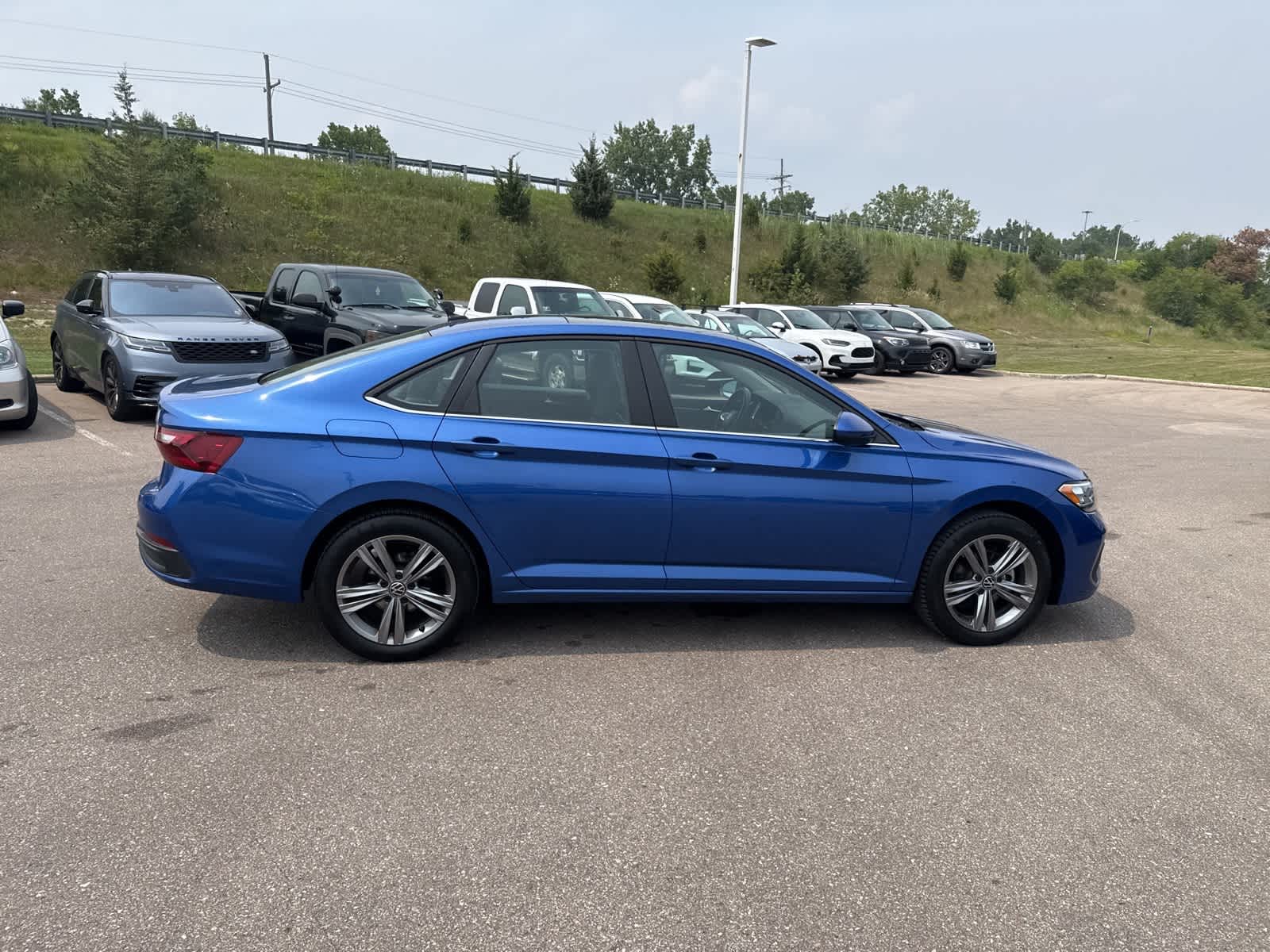 Thumbnail: 2023 Volkswagen Jetta - 11