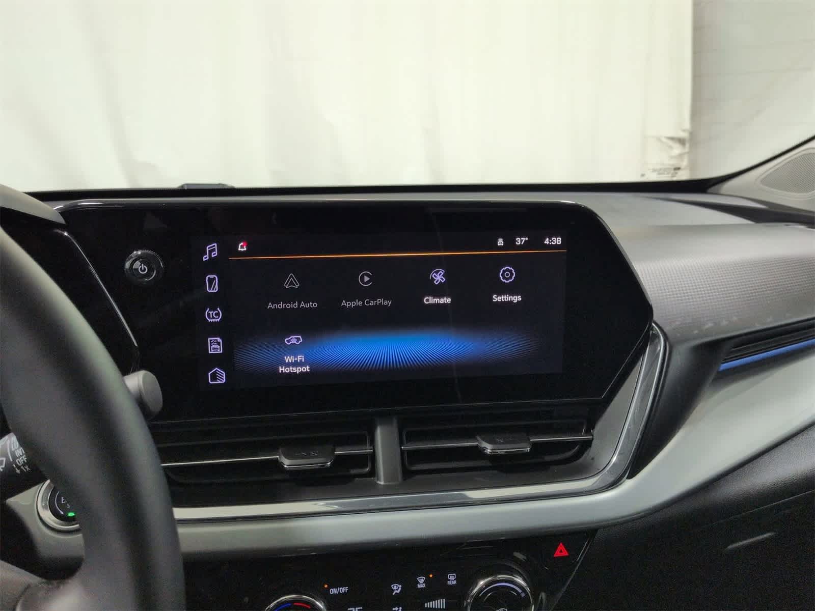 Thumbnail: 2025 Chevrolet Trax - 28