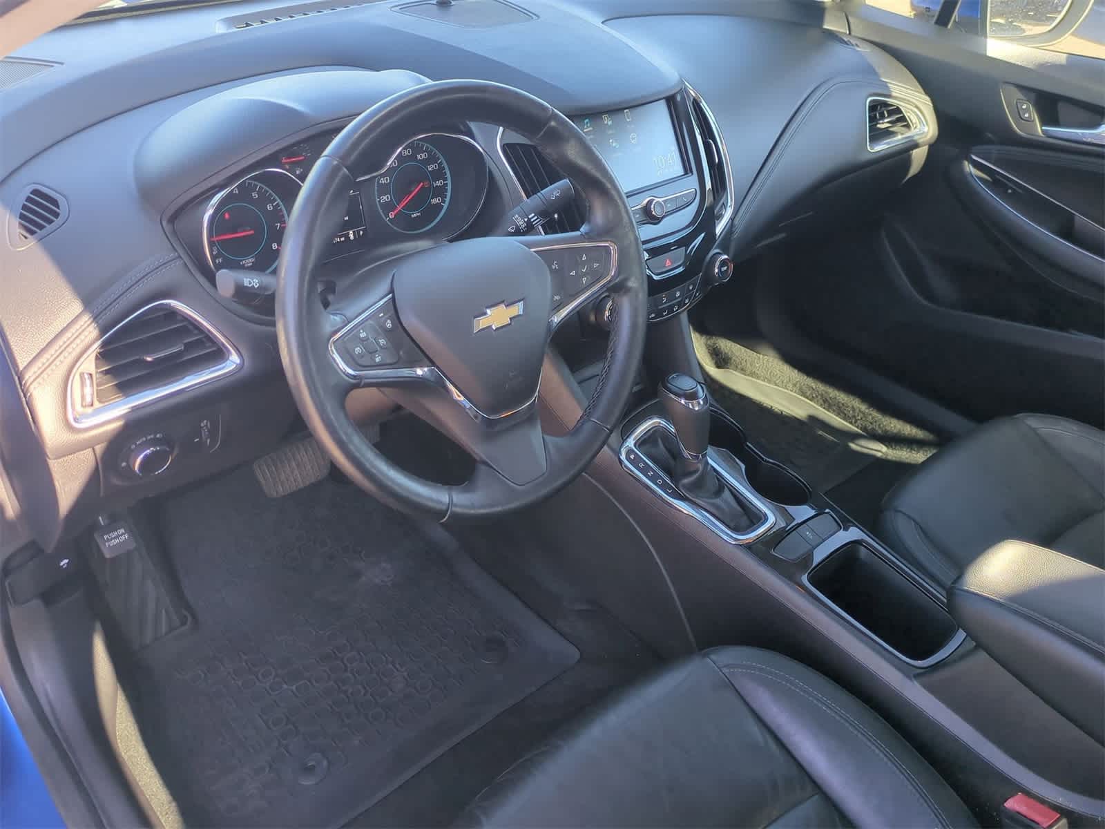 Thumbnail: 2017 Chevrolet Cruze - 10