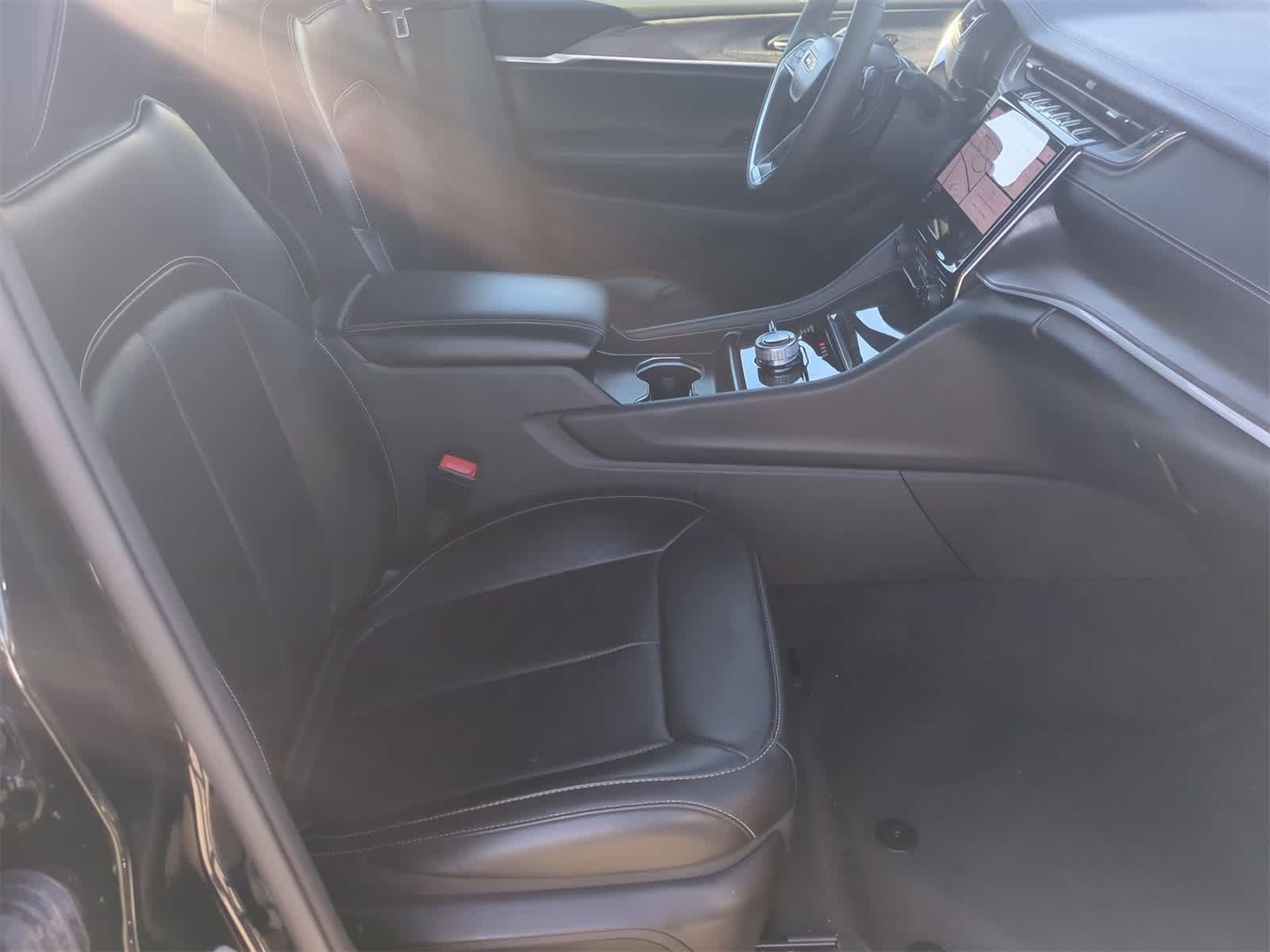 Thumbnail: 2024 Jeep Grand Cherokee L - 23