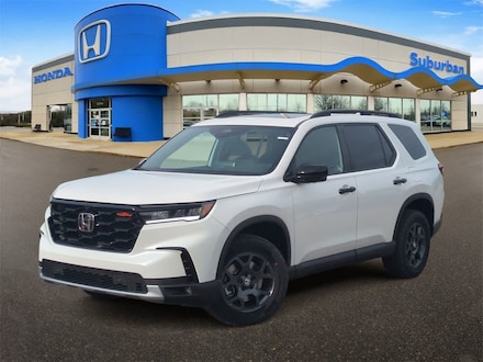 Used 2025 Honda Pilot TrailSport SUV in Farmington Hills, MI