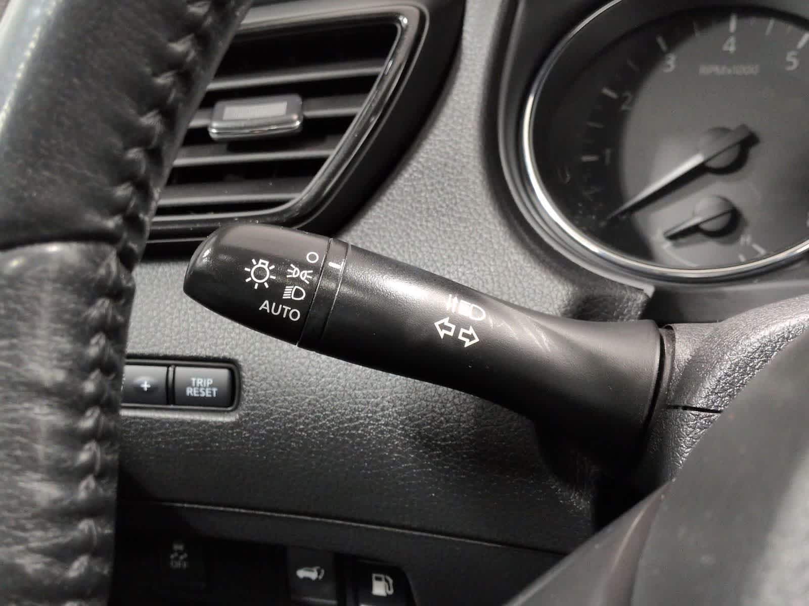 Thumbnail: 2018 Nissan Rogue - 27