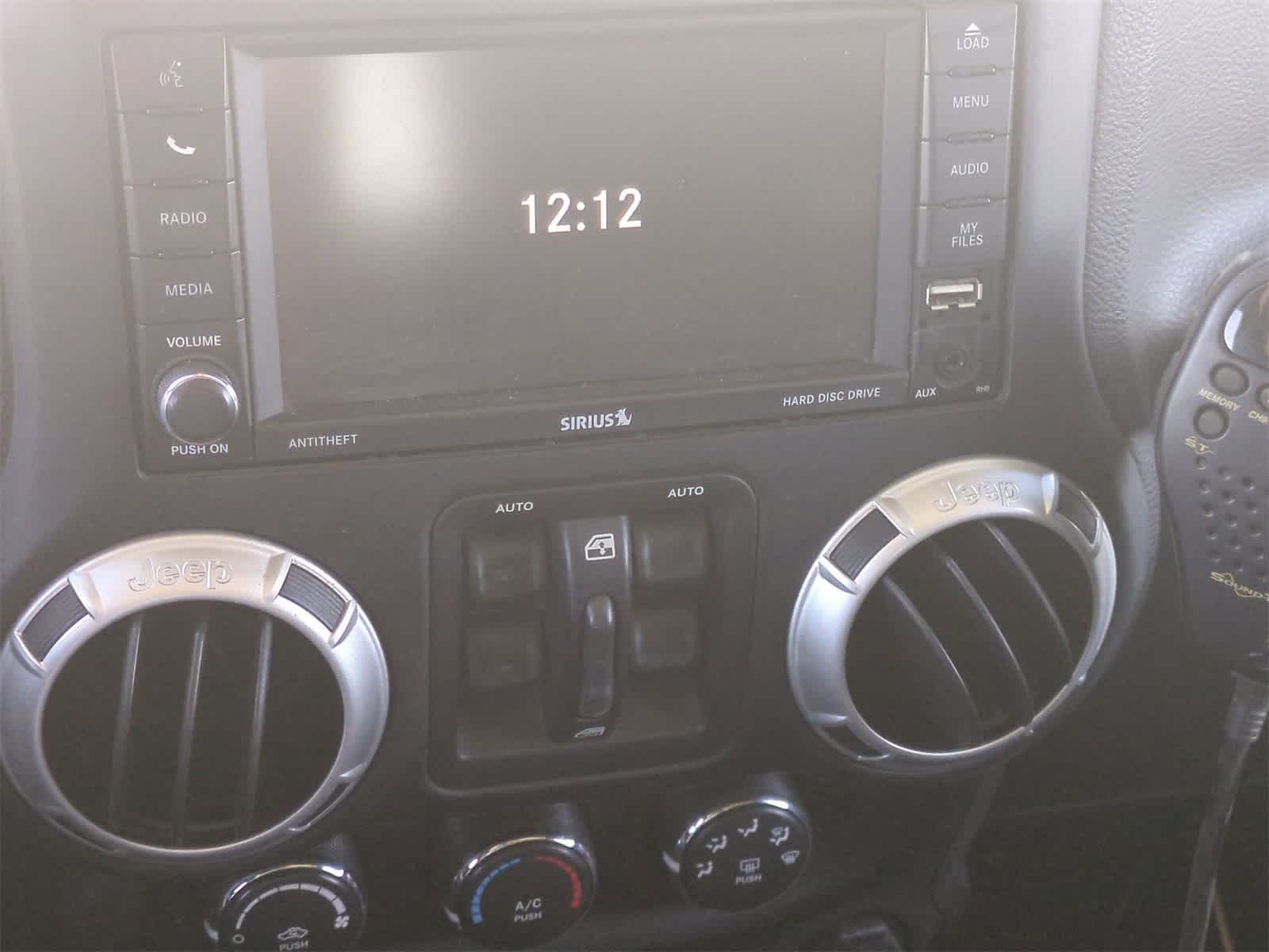 Thumbnail: 2015 Jeep Wrangler - 27