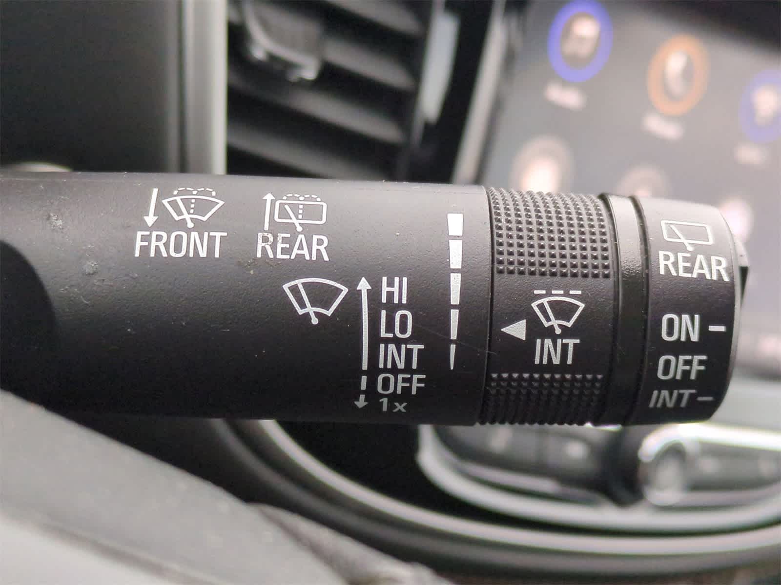 Thumbnail: 2022 Chevrolet Trax - 25