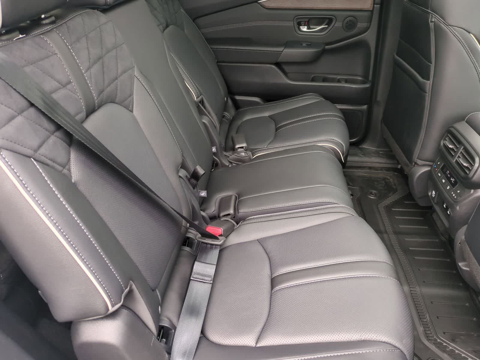 Thumbnail: 2026 Honda Pilot - 21