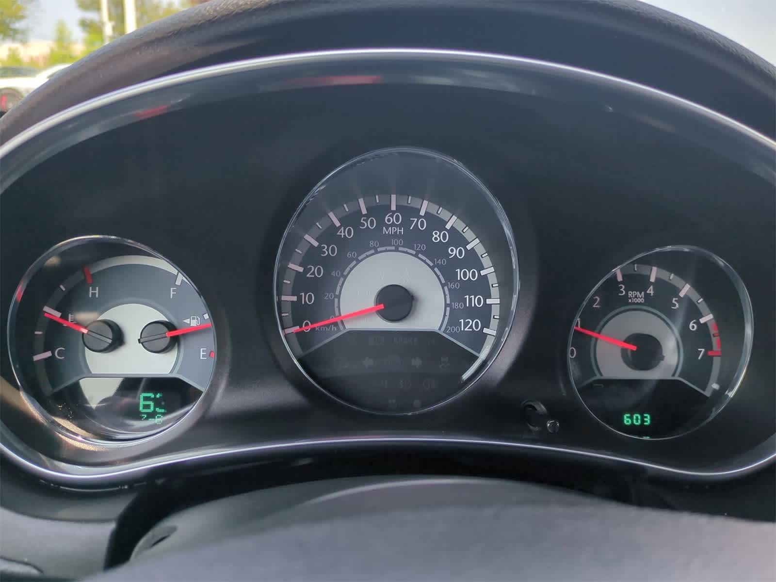 Thumbnail: 2011 Chrysler 200 - 31