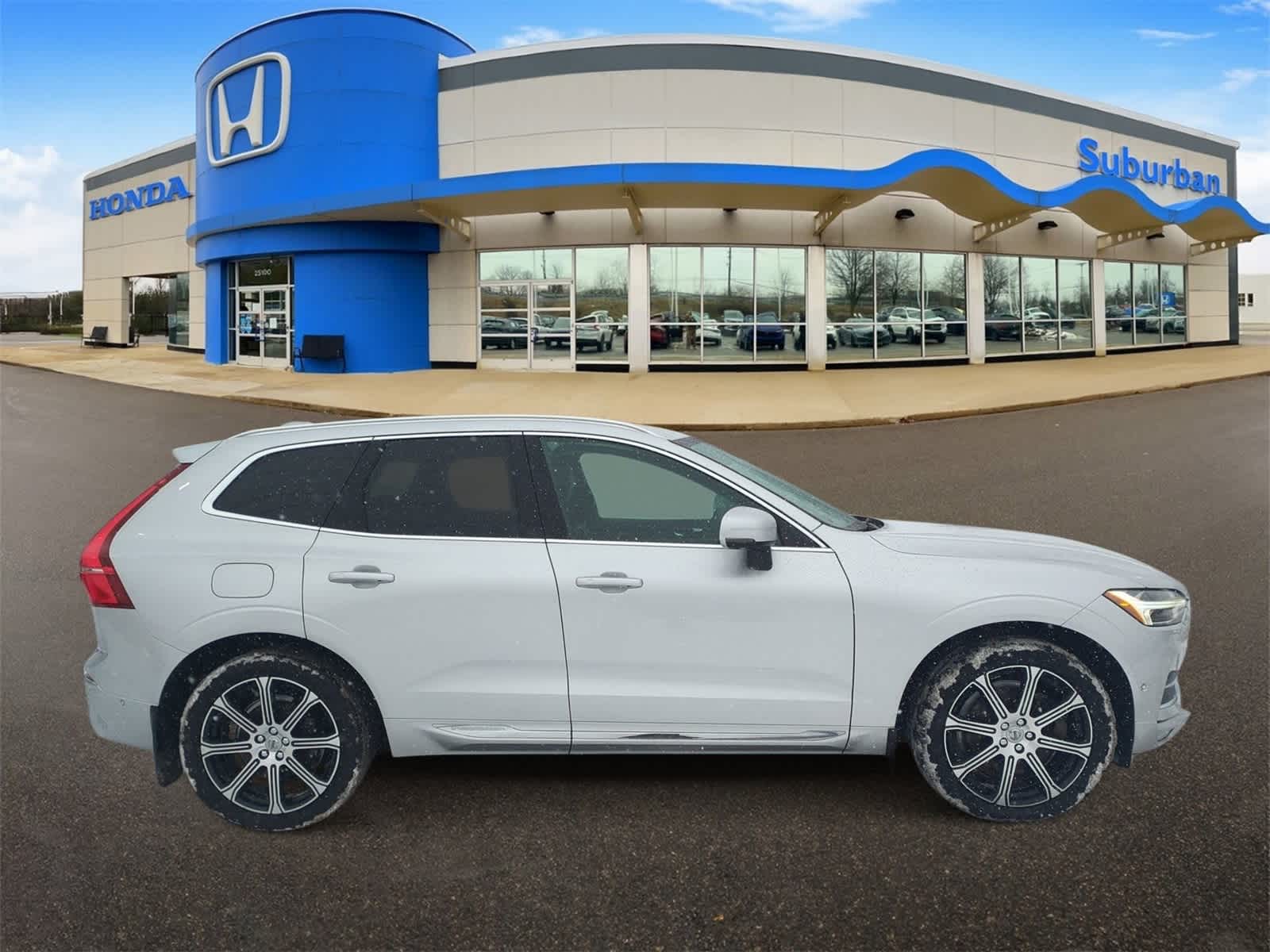 Thumbnail: 2018 Volvo XC60 - 9