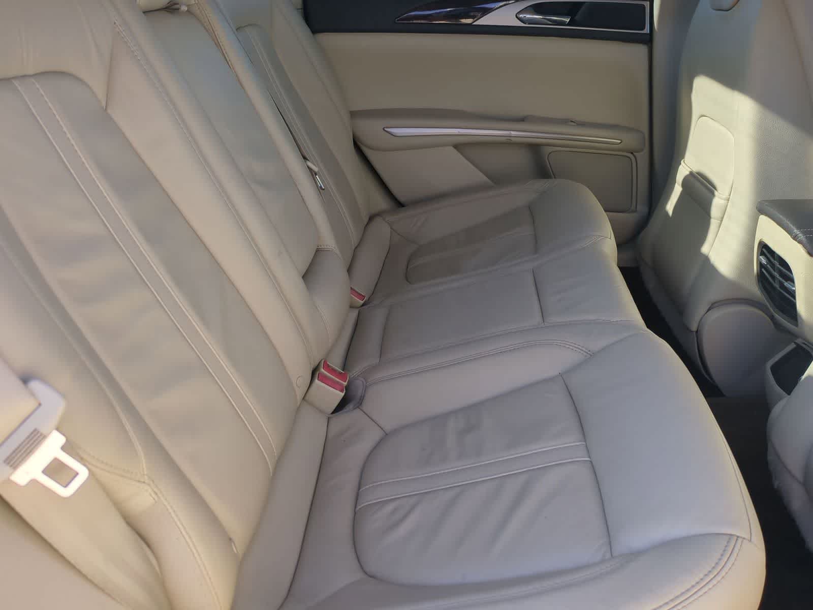 Thumbnail: 2015 Lincoln MKZ - 21