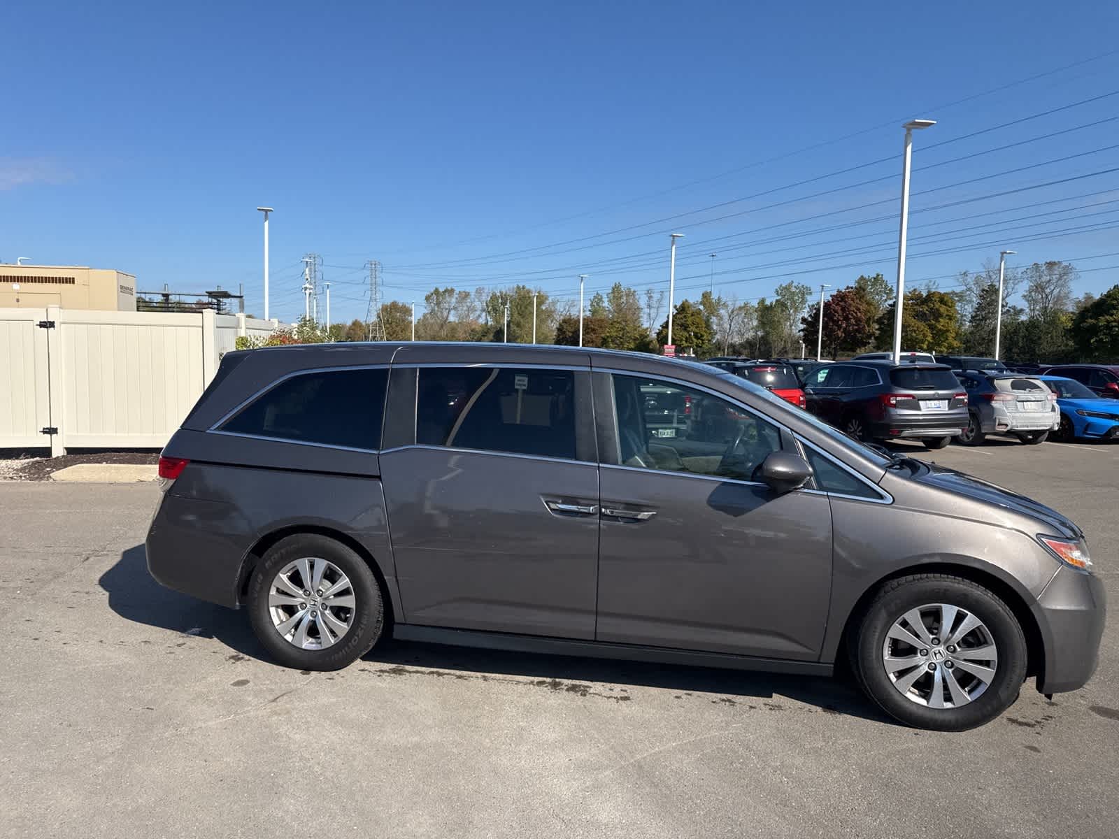Thumbnail: 2015 Honda Odyssey - 14