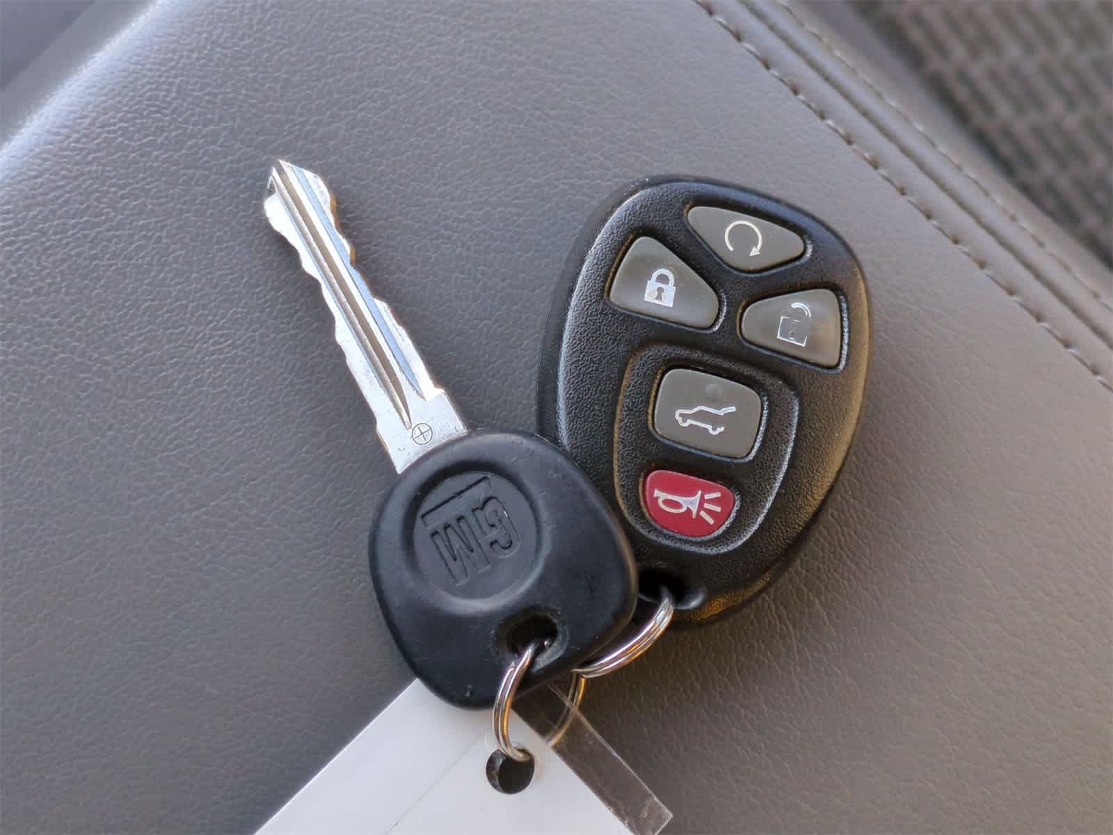 Thumbnail: 2010 Chevrolet Traverse - 35