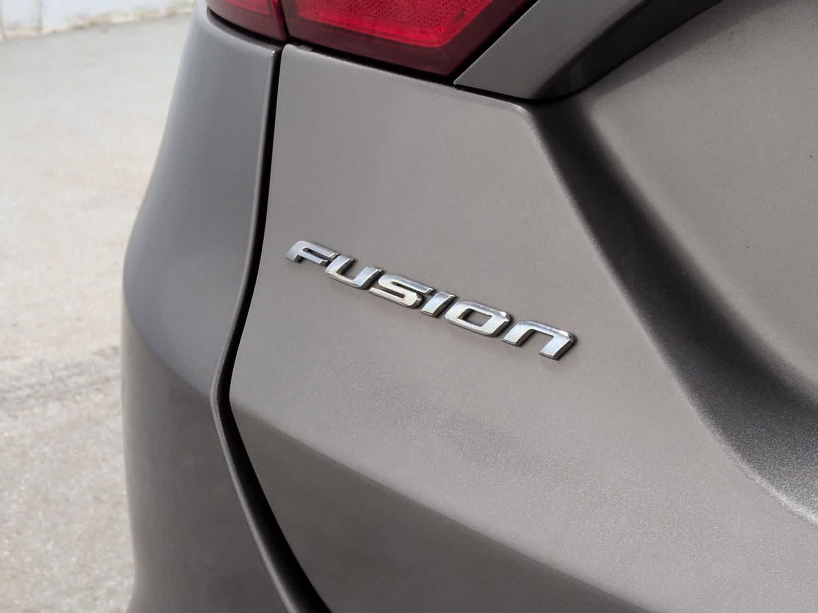 Thumbnail: 2013 Ford Fusion - 12