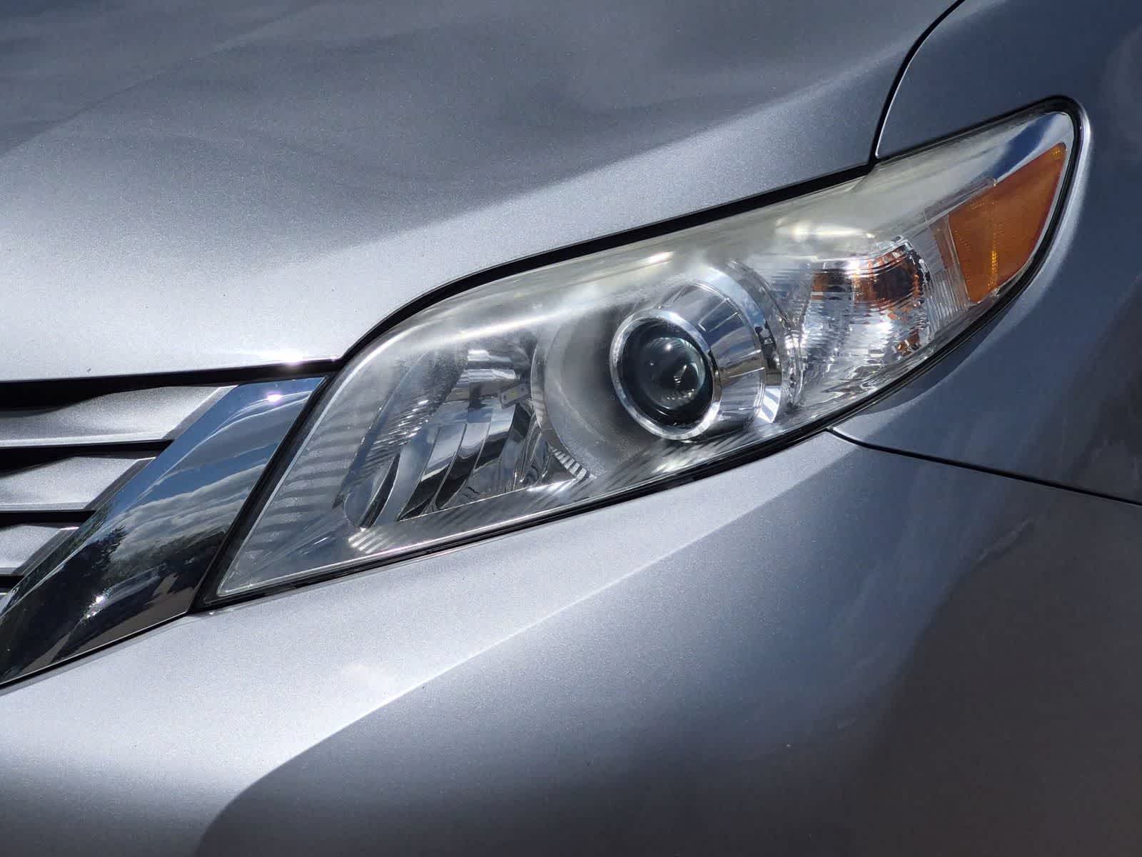 Thumbnail: 2016 Toyota Sienna - 18