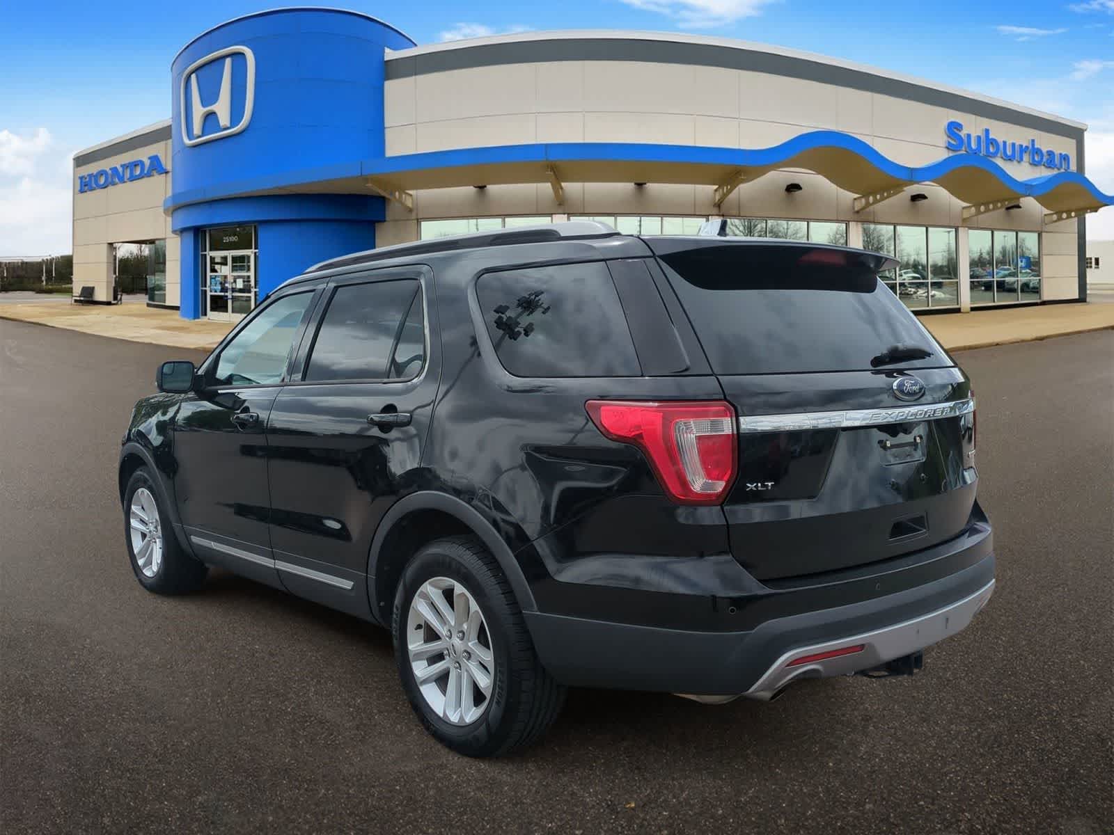 Thumbnail: 2016 Ford Explorer - 6