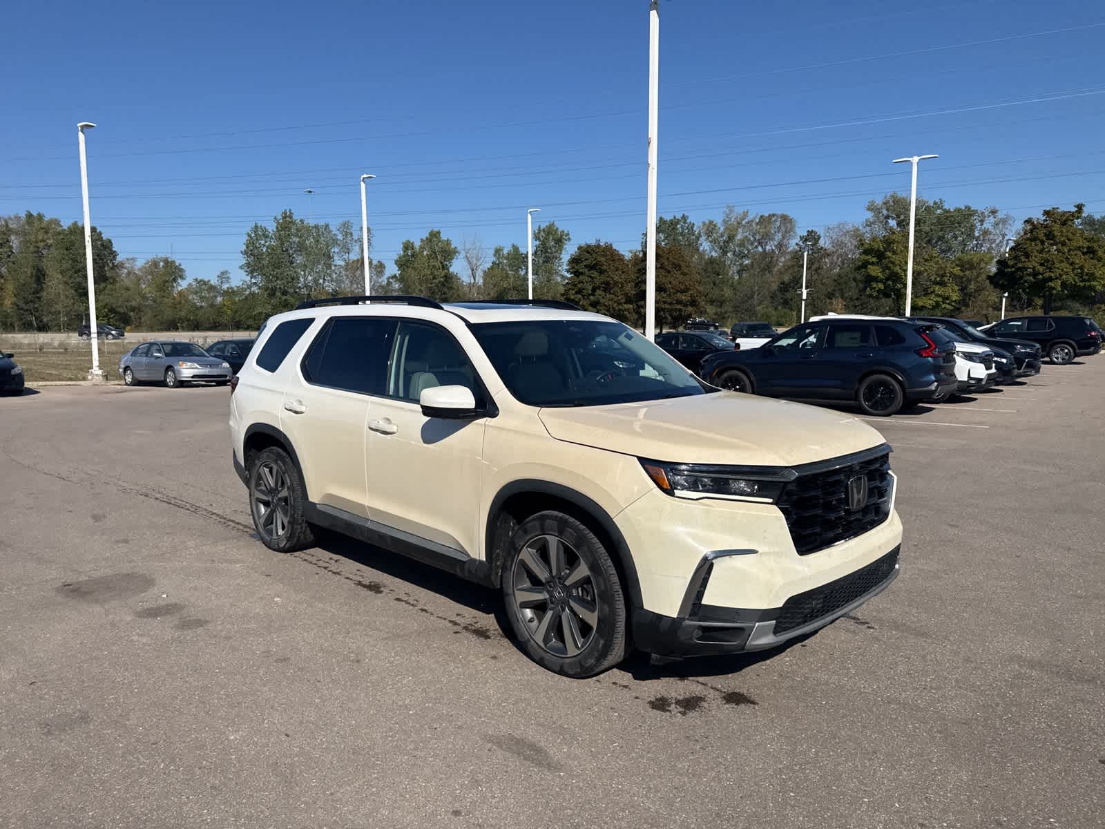 Thumbnail: 2023 Honda Pilot - 8
