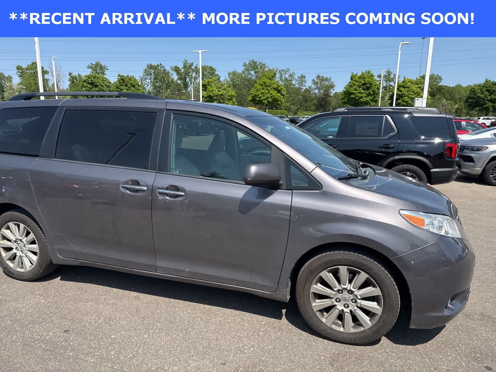 Thumbnail: 2015 Toyota Sienna - 6